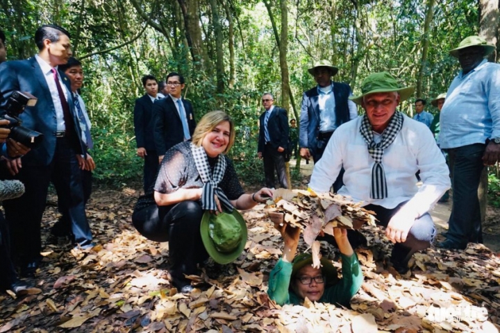 What does Cu Chi Tunnels have? 13 attractive entertainment activities